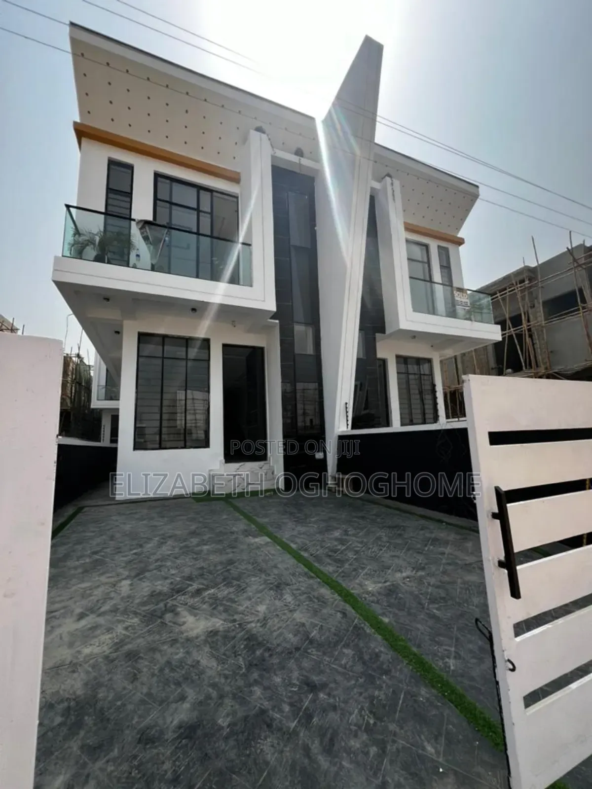 4bdrm Duplex in Ikota for sale in Ikota