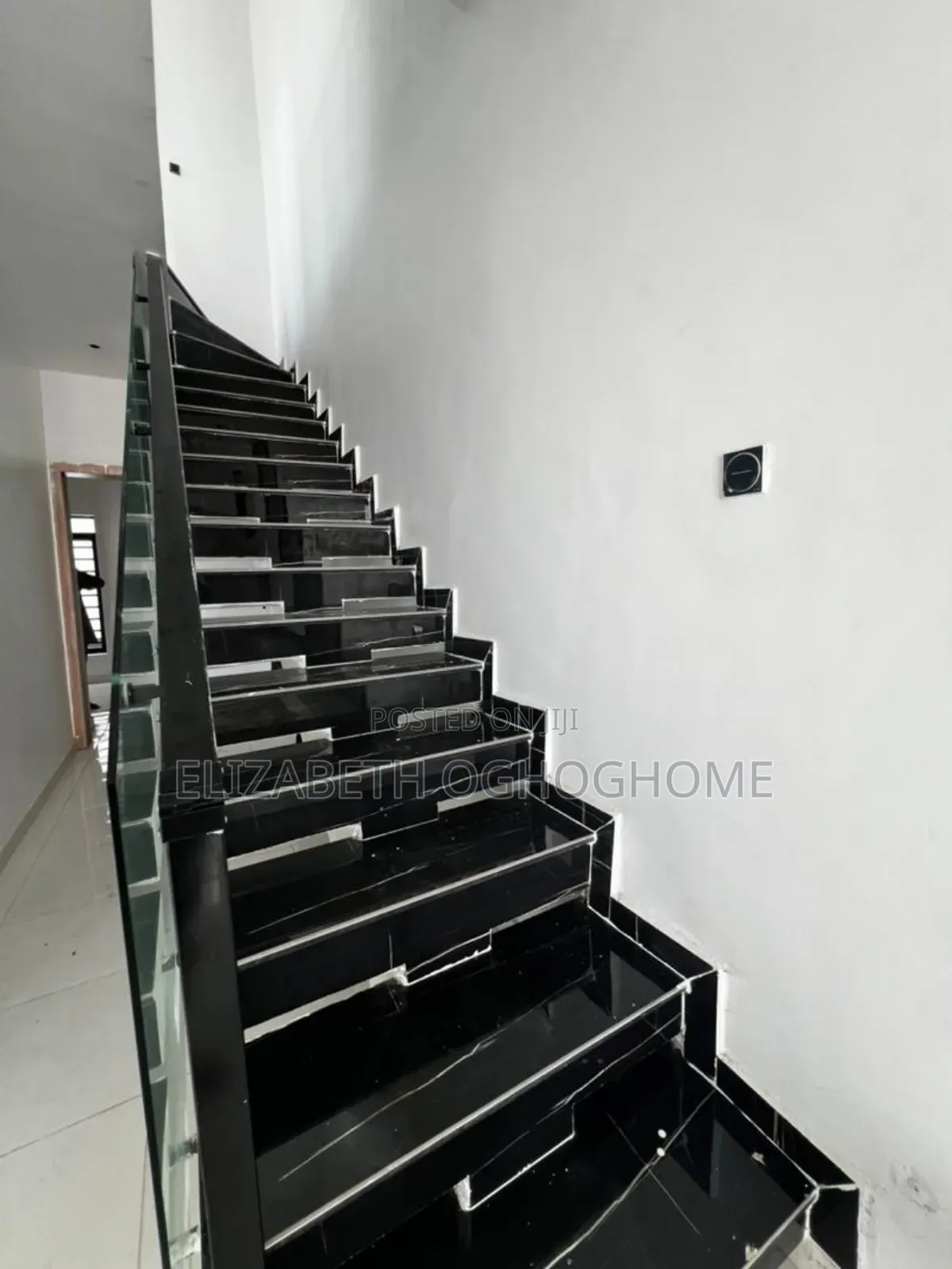 4bdrm Duplex in Ikota for sale in Ikota