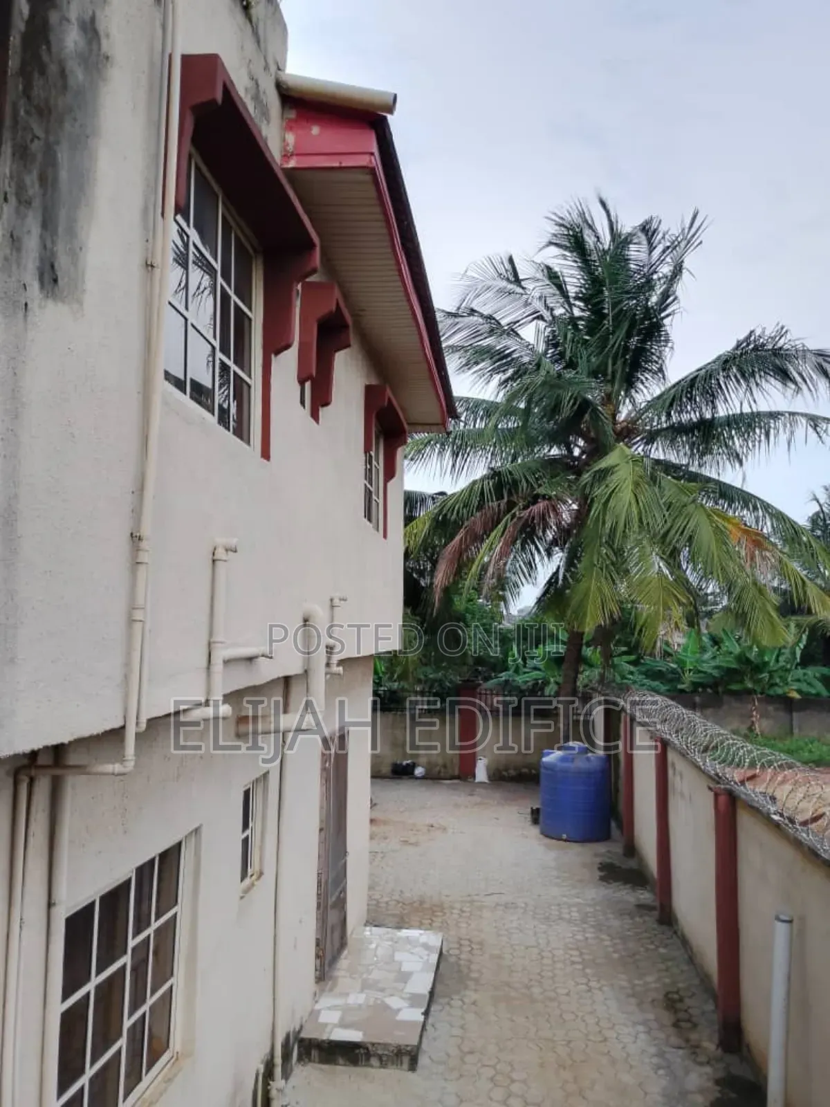 Furnished 10bdrm Block of Flats in Elepe, Ijede / Ikorodu for sale in Ijede / Ikorodu