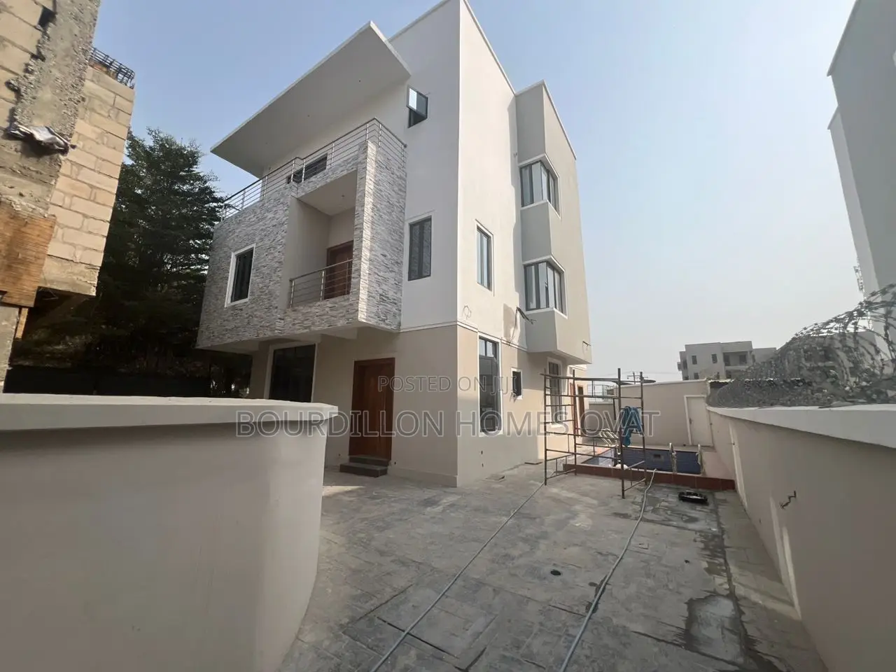 5bdrm Duplex in Lekki Phase 1 for sale in Lekki Phase 1
