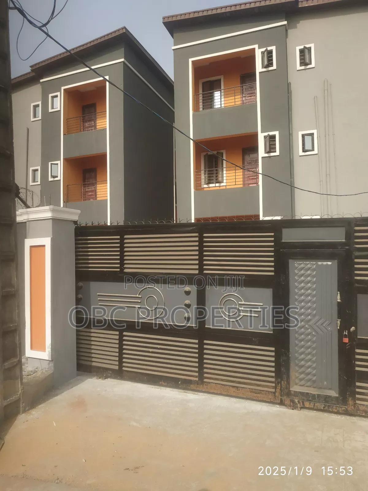 Furnished 3bdrm Block of Flats in Soluyi for sale in Soluyi