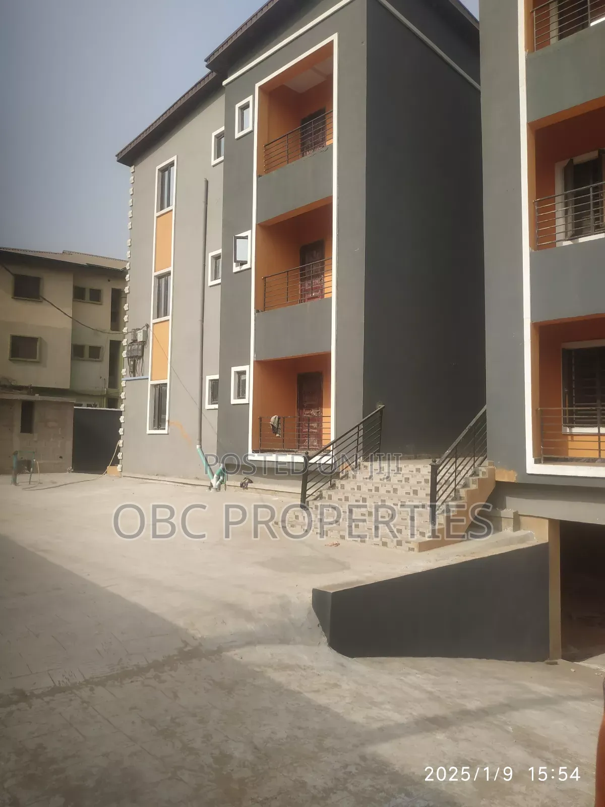 Furnished 3bdrm Block of Flats in Soluyi for sale in Soluyi