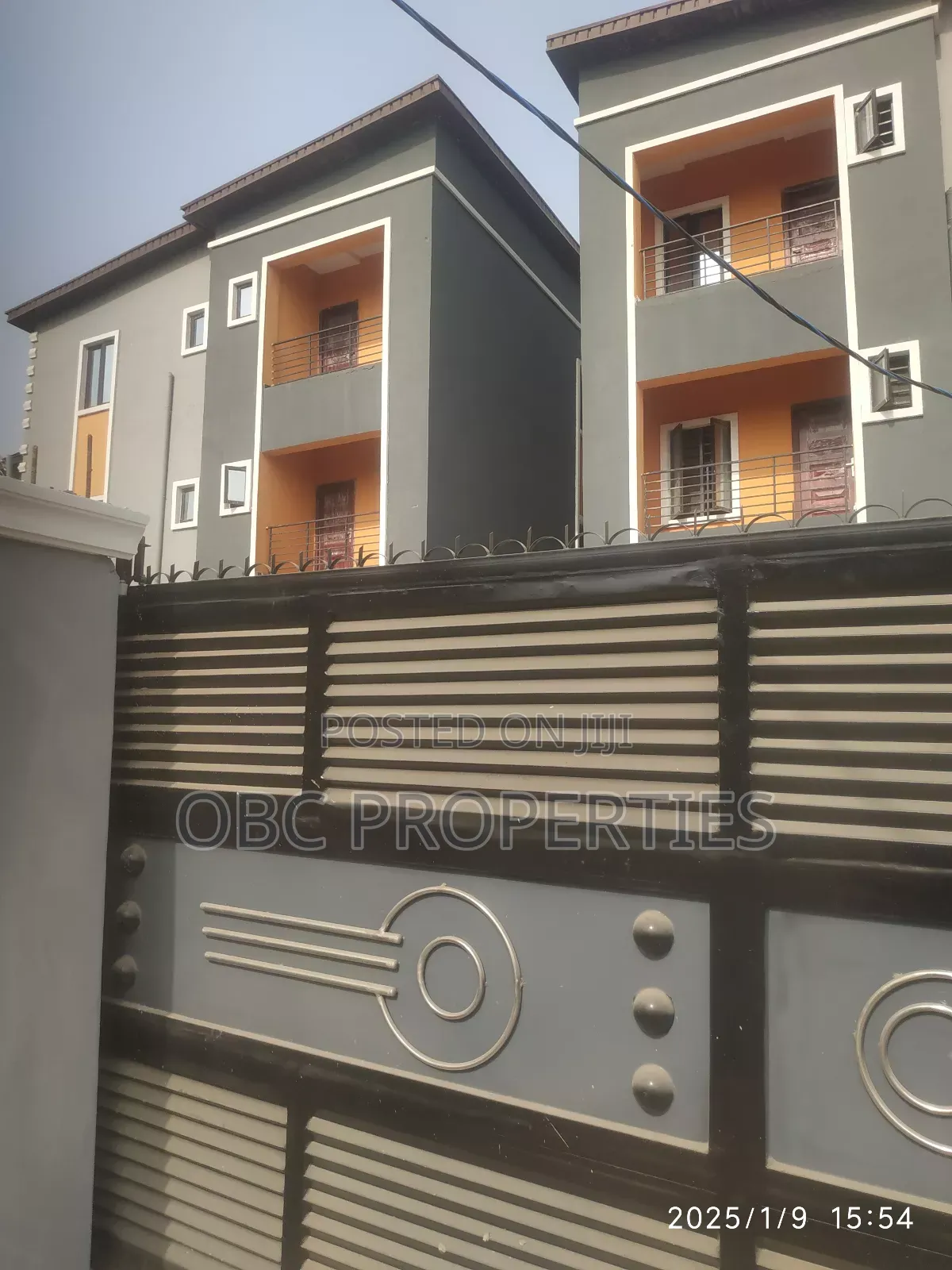 Furnished 3bdrm Block of Flats in Soluyi for sale in Soluyi