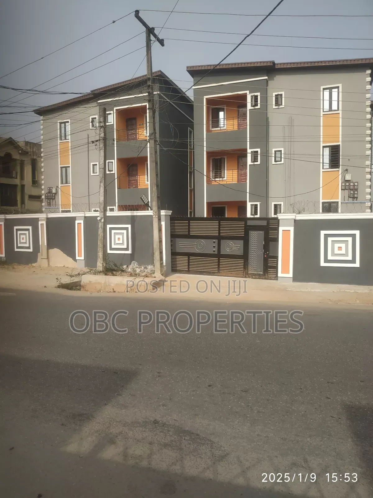 Furnished 3bdrm Block of Flats in Soluyi for sale in Soluyi
