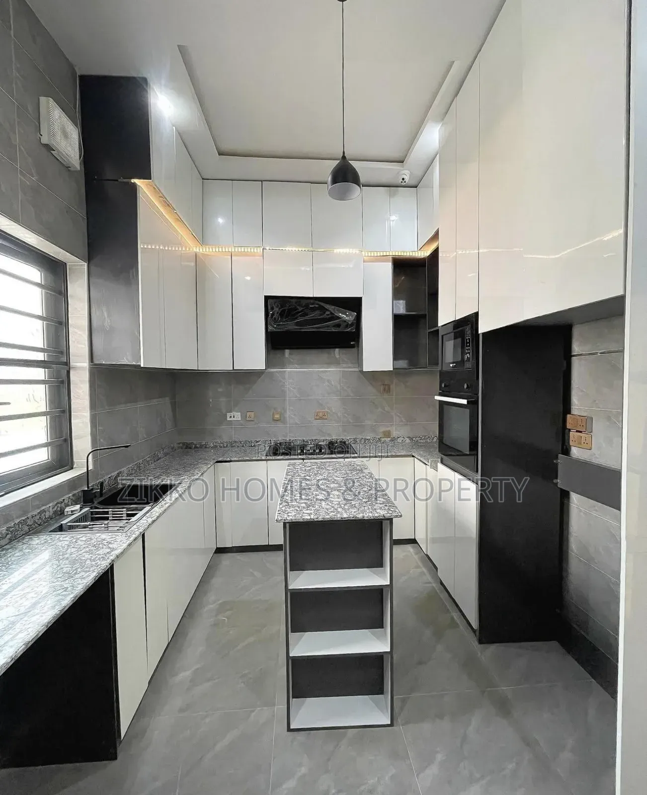 4bdrm Duplex in Ikota Gra, Lekki for sale in Lekki