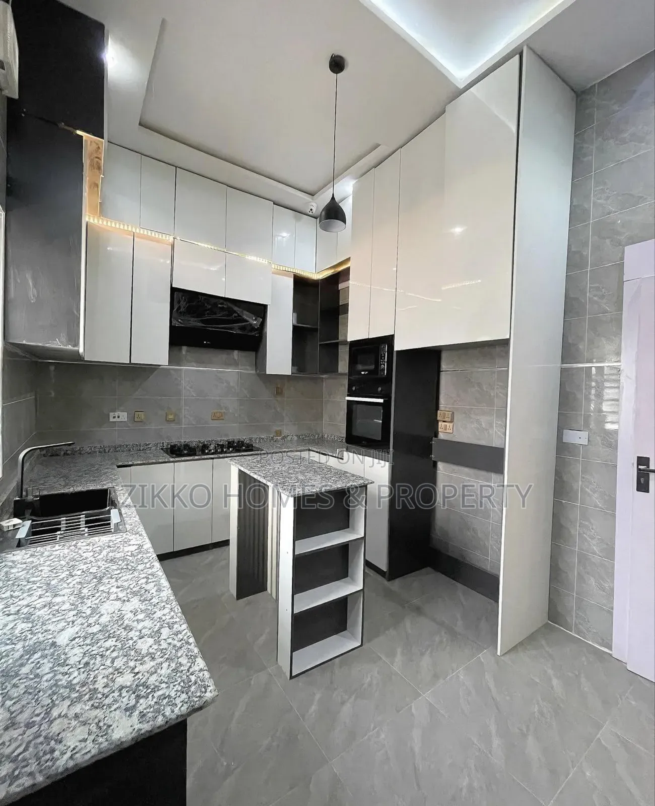 4bdrm Duplex in Ikota Gra, Lekki for sale in Lekki