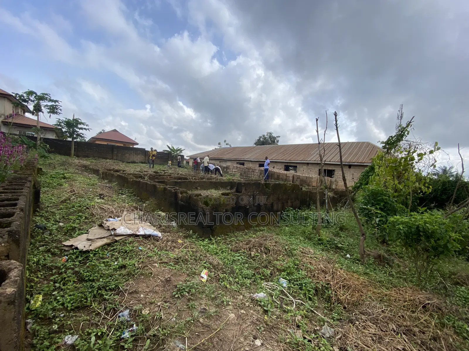 One Acres of Bareland in CHallenge / Ibadan