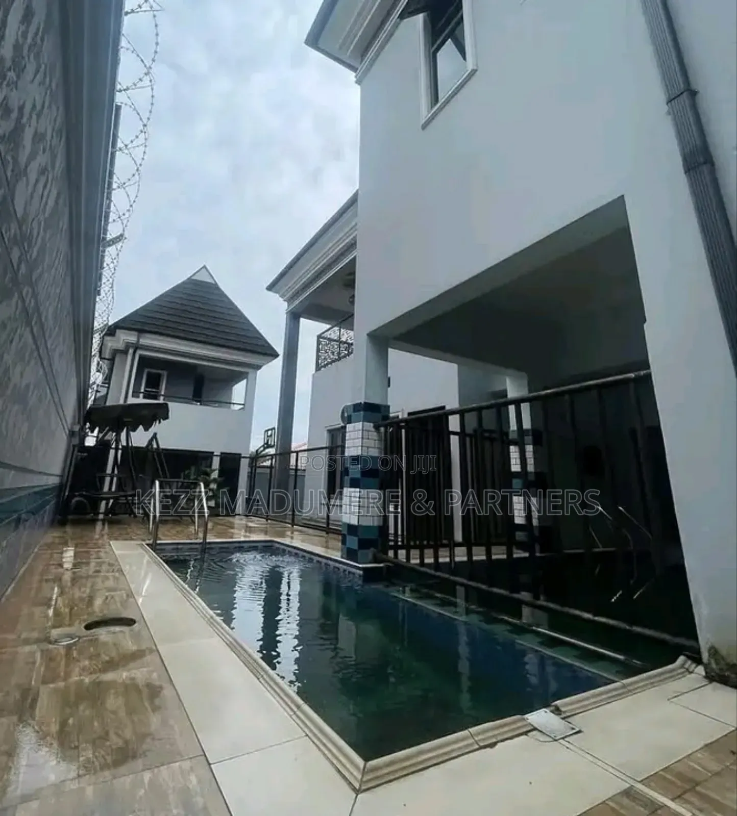 6bdrm Duplex in Off Stadium Road, for sale in Port-Harcourt