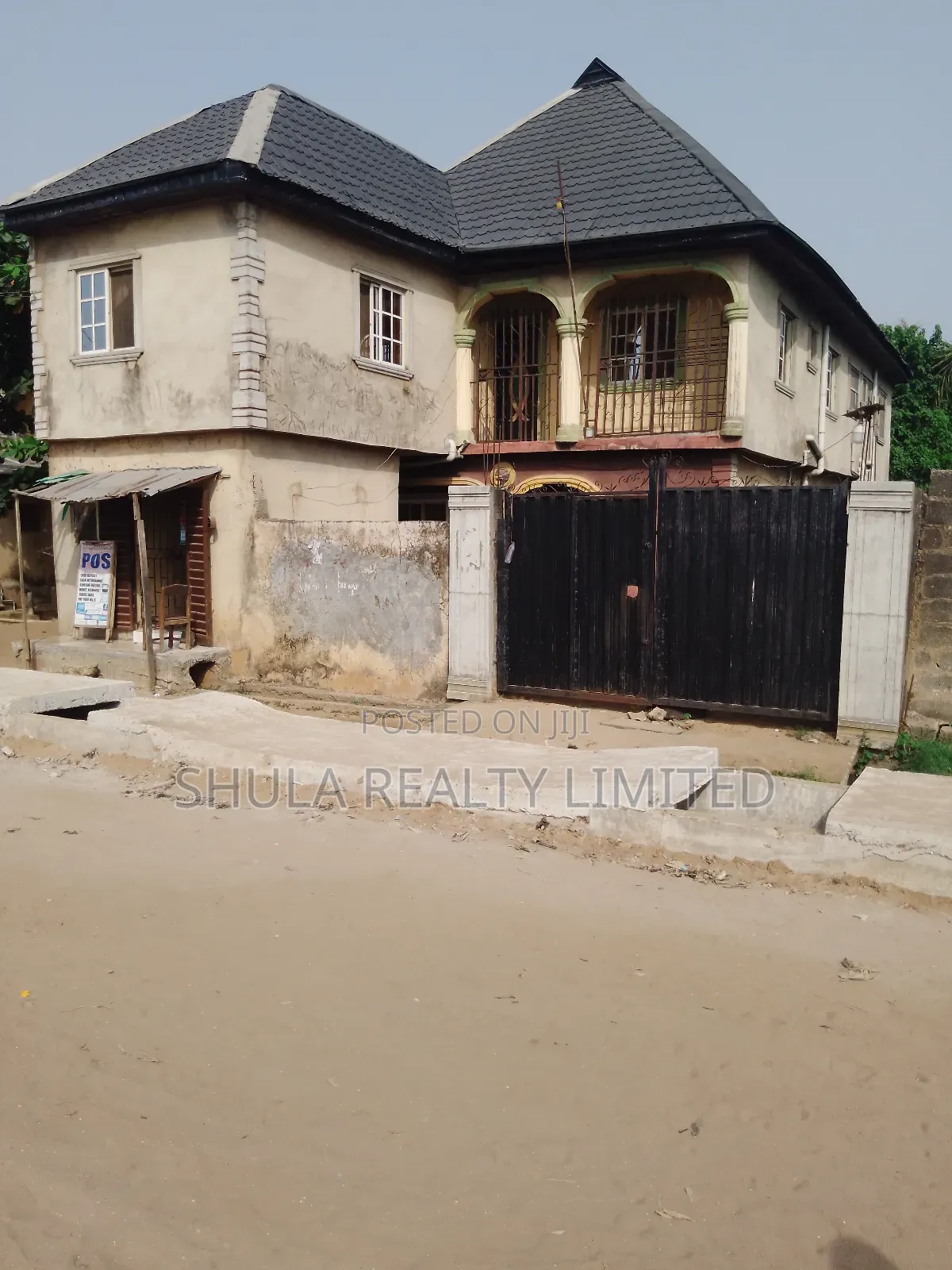 Furnished 9bdrm House in Okokomaiko for sale in Okokomaiko