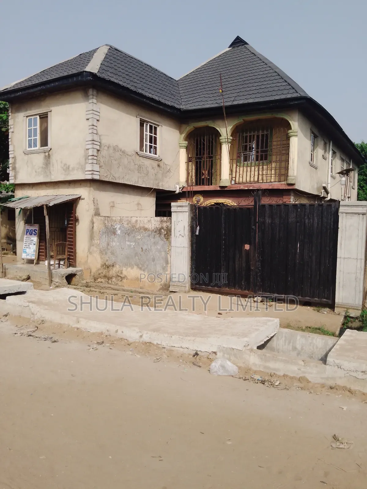 Furnished 9bdrm House in Okokomaiko for sale in Okokomaiko