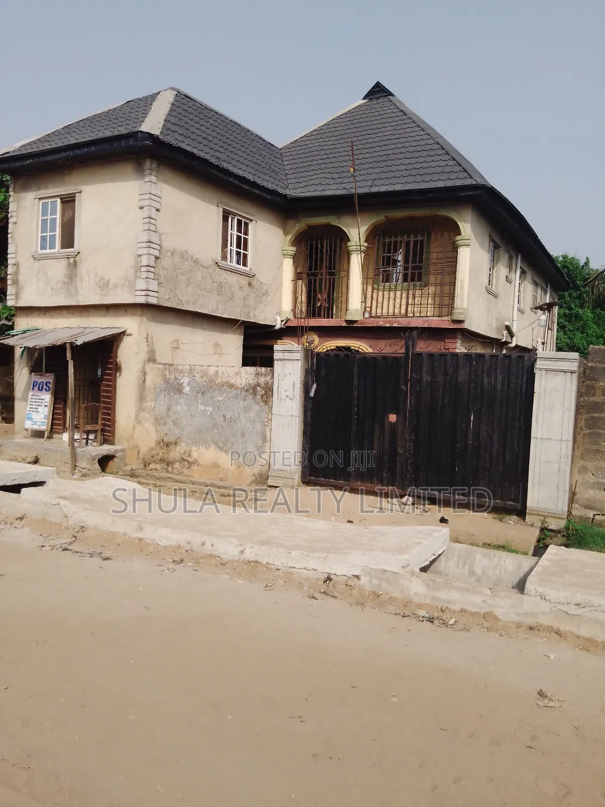 Furnished 9bdrm House in Okokomaiko for sale in Okokomaiko