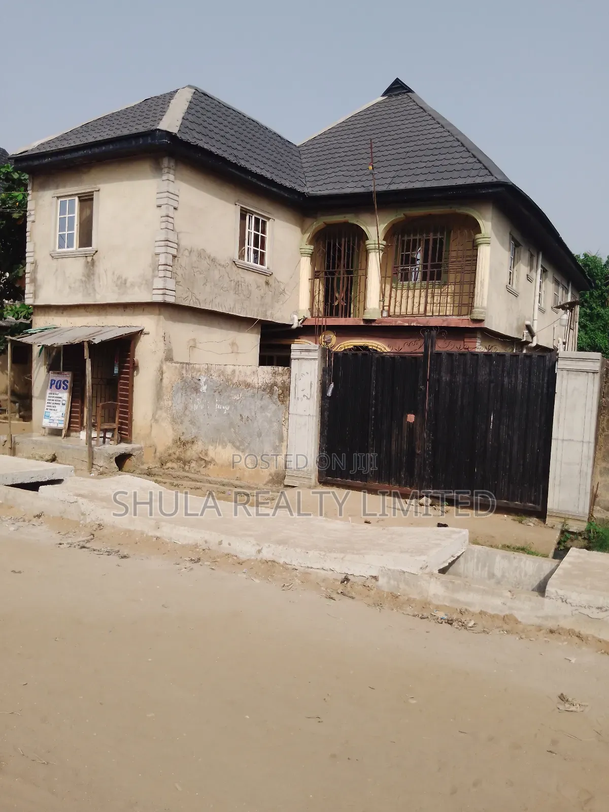 Furnished 9bdrm House in Okokomaiko for sale in Okokomaiko