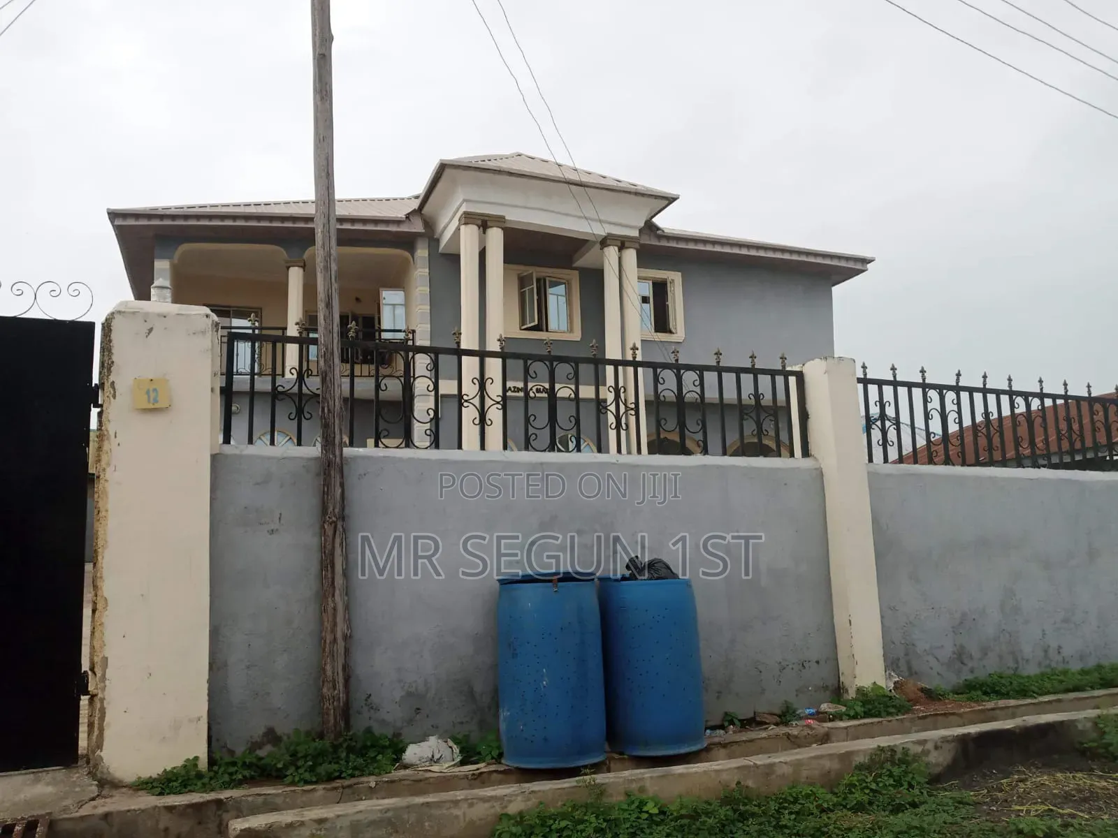 20bdrm House in Airport Estate, Alakia for sale in Alakia
