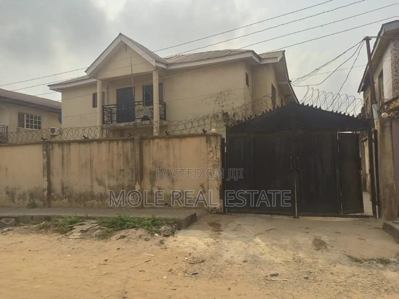3bdrm Block of Flats in Estate, Ikotun/Igando for sale in Ikotun/Igando