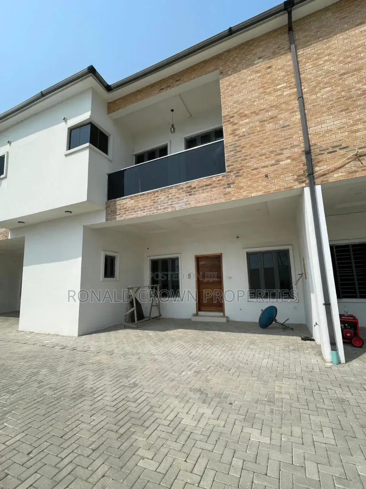 4bdrm Duplex in Ikota for sale in Ikota