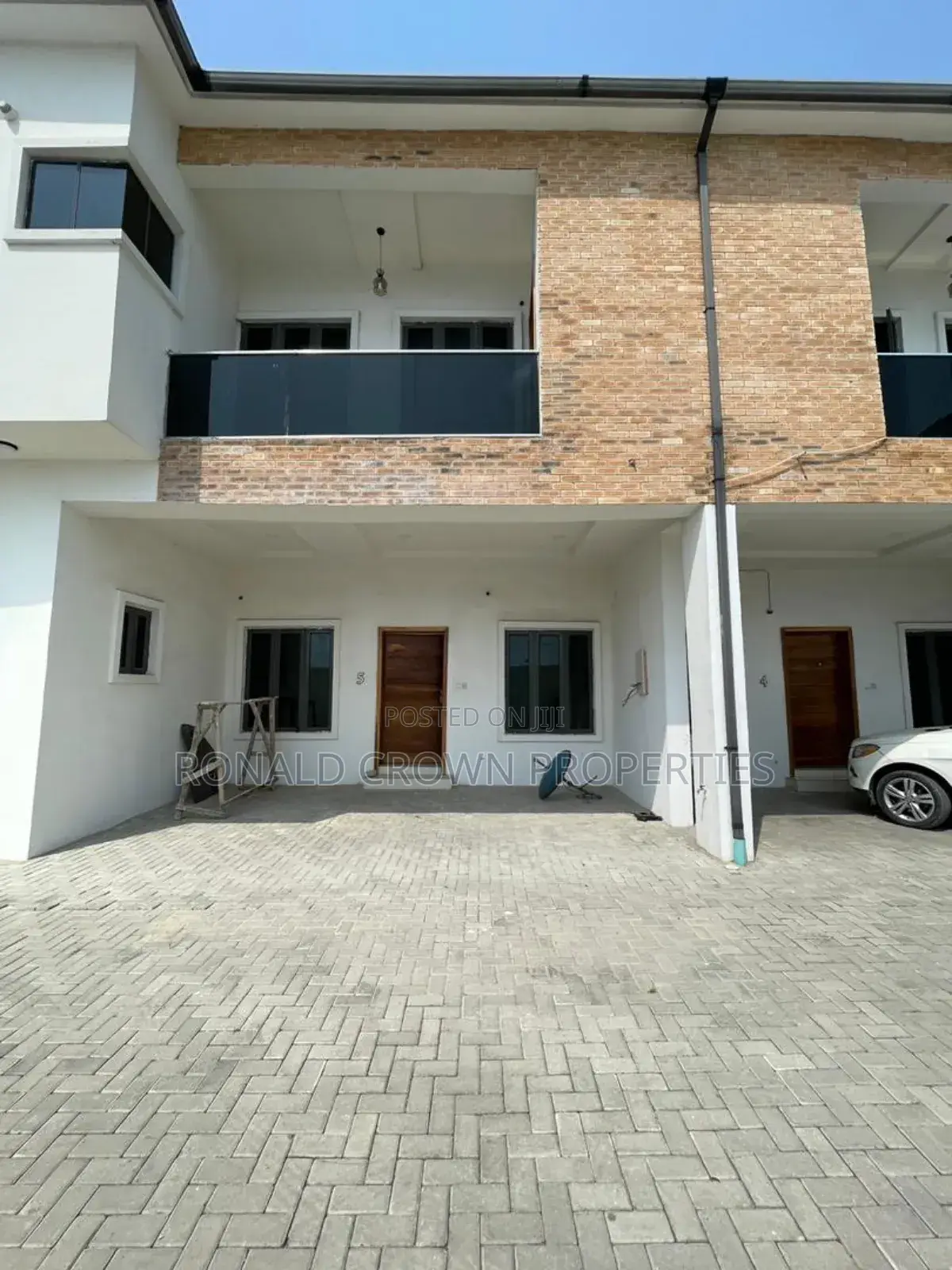 4bdrm Duplex in Ikota for sale in Ikota