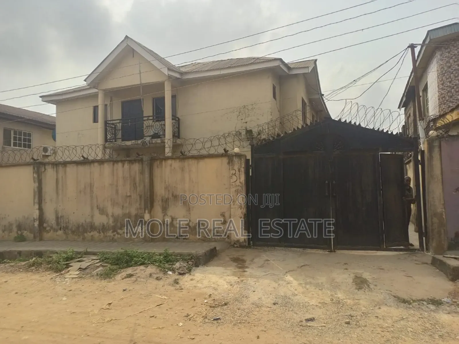 3bdrm Block of Flats in Estate, Ikotun/Igando for sale in Ikotun/Igando