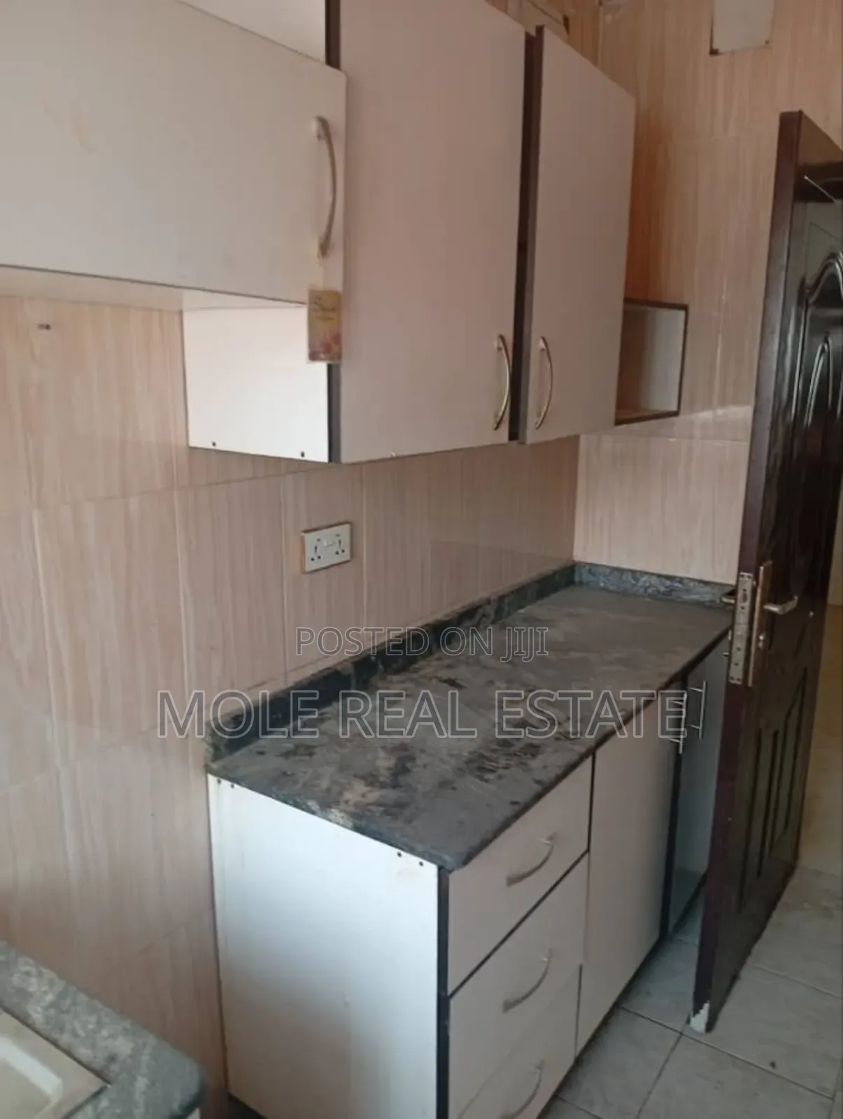 3bdrm Block of Flats in Estate, Ikotun/Igando for sale in Ikotun/Igando