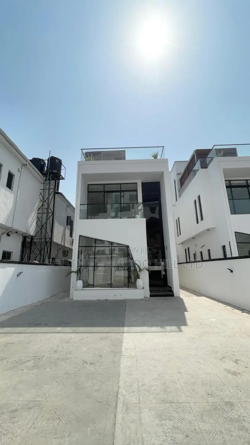 5bdrm Duplex in Serene Estate, Lekki for sale in Lekki