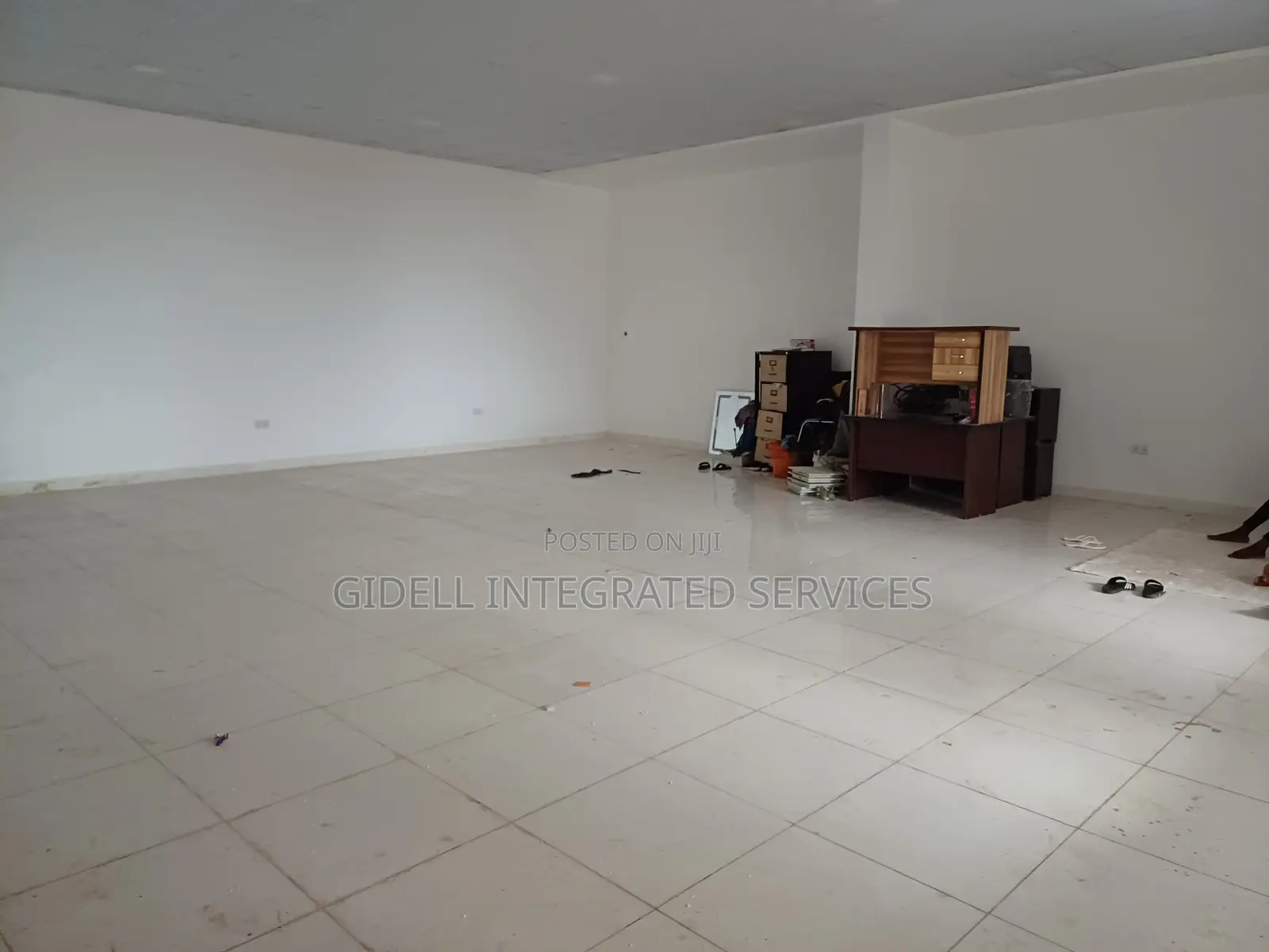 120SQM Office Space on the Ground Floor in Zone 5 / Wuse