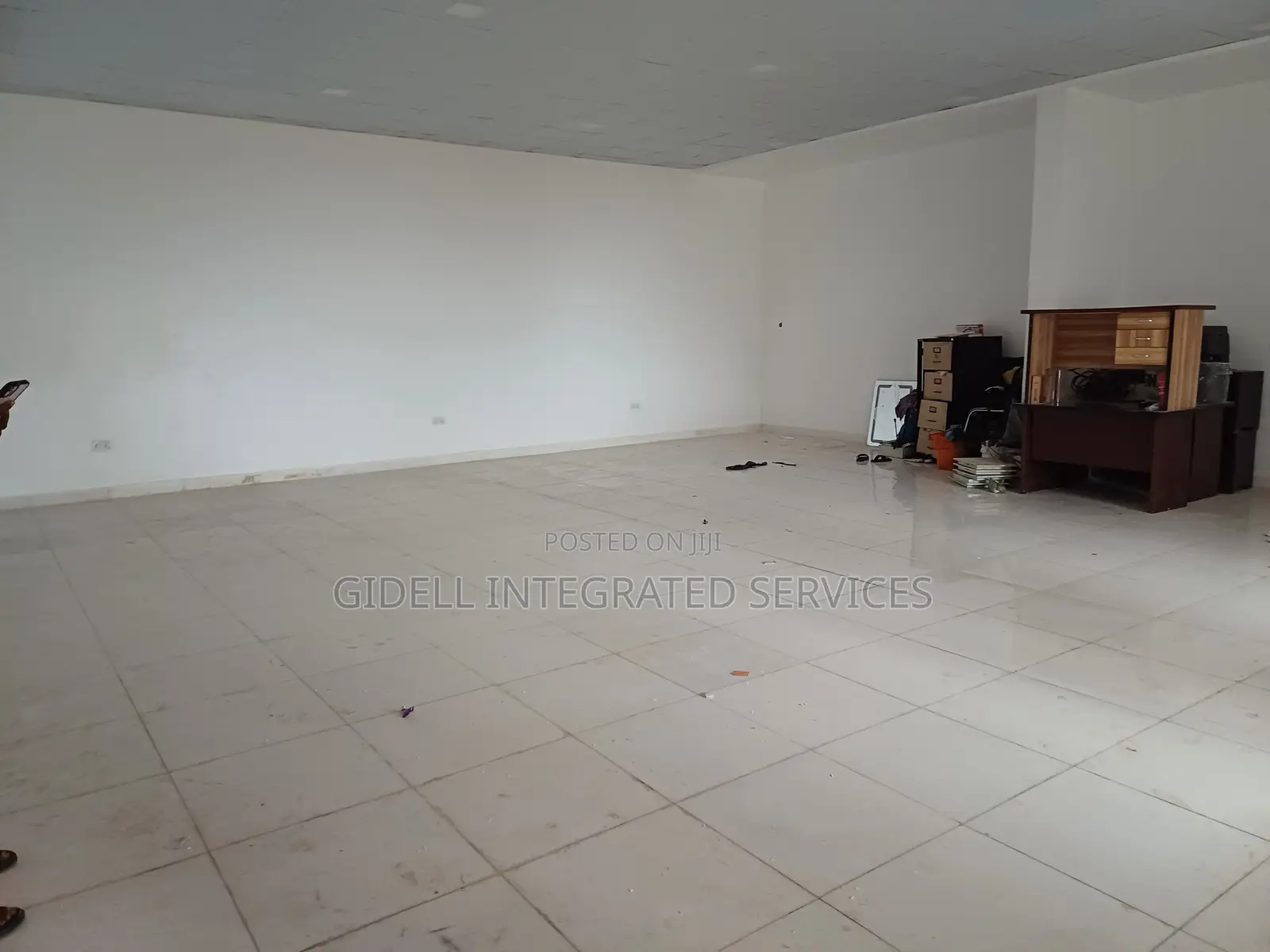 120SQM Office Space on the Ground Floor in Zone 5 / Wuse