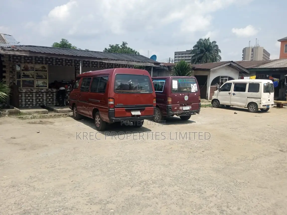 10bdrm Block of Flats in Rumuola With Shops, Port-Harcourt for sale in Port-Harcourt