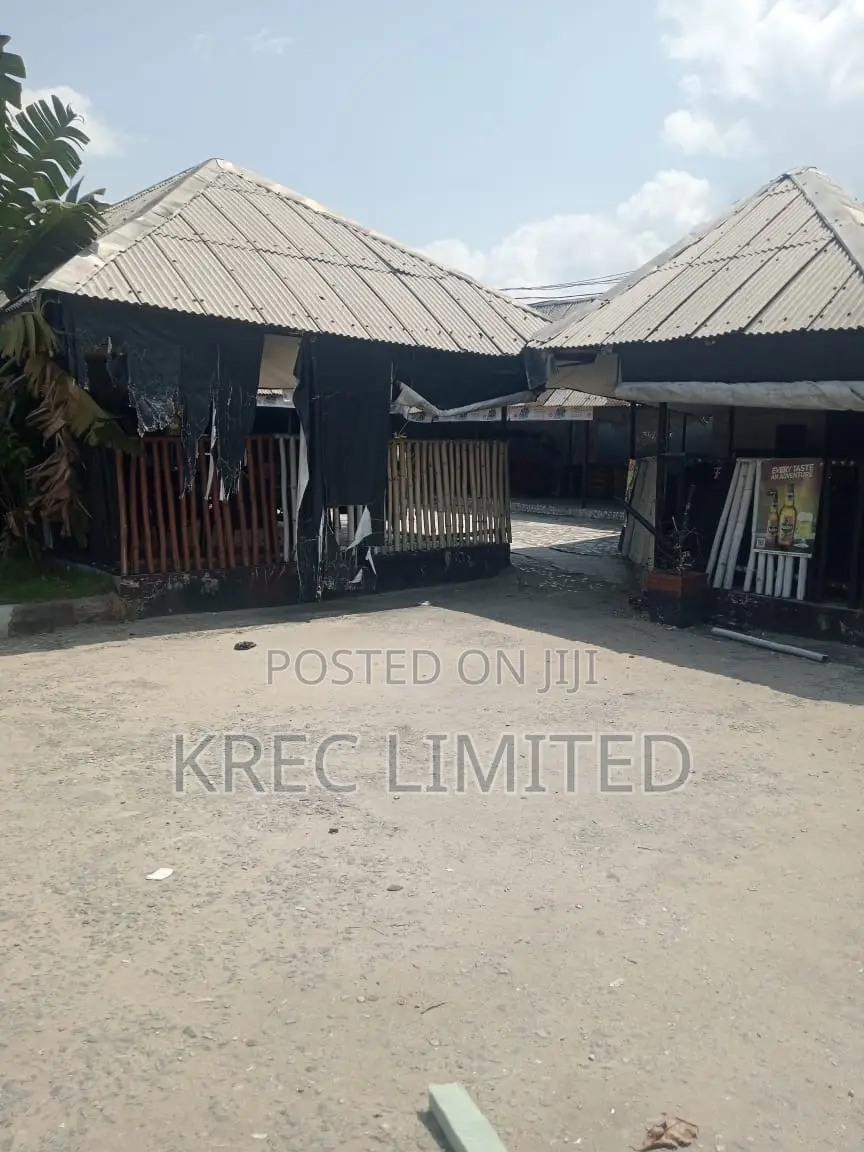 10bdrm Block of Flats in Rumuola With Shops, Port-Harcourt for sale in Port-Harcourt