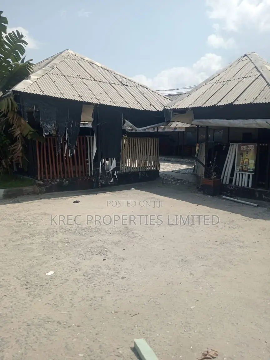 10bdrm Block of Flats in Rumuola With Shops, Port-Harcourt for sale in Port-Harcourt