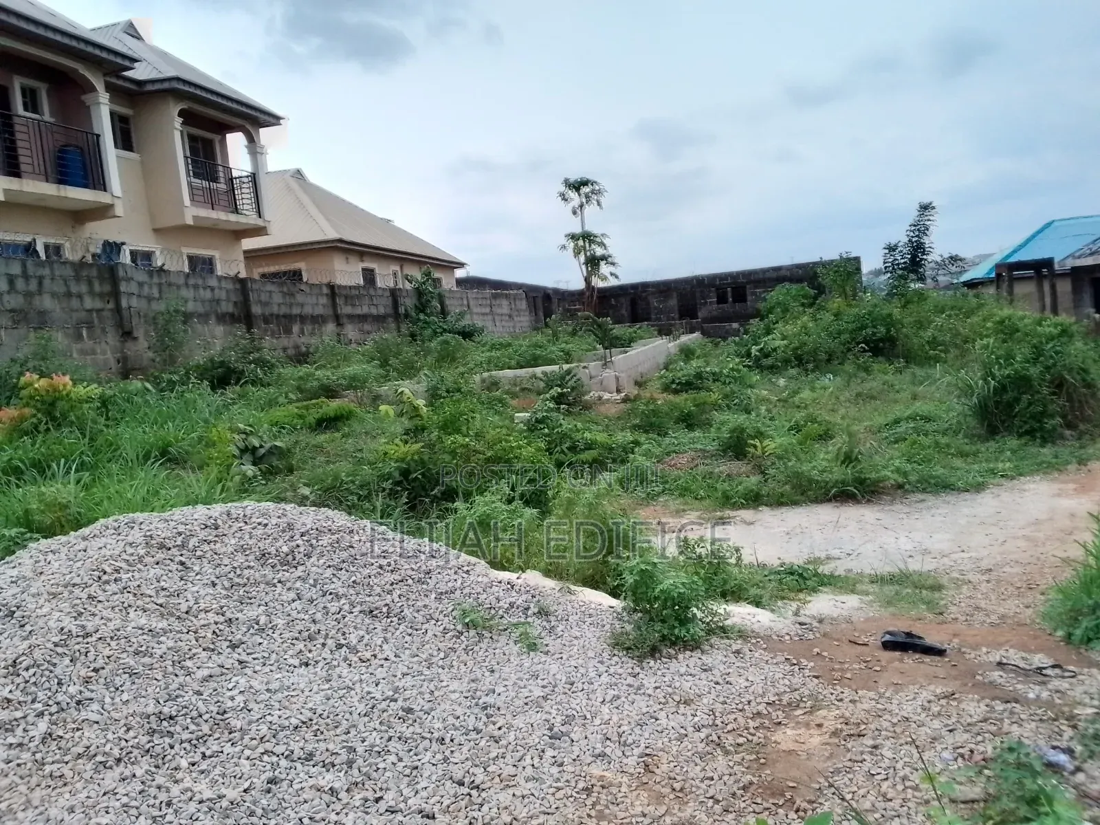 Dry Half Plot Of Land For Sale In Ikorodu in Ikorodu