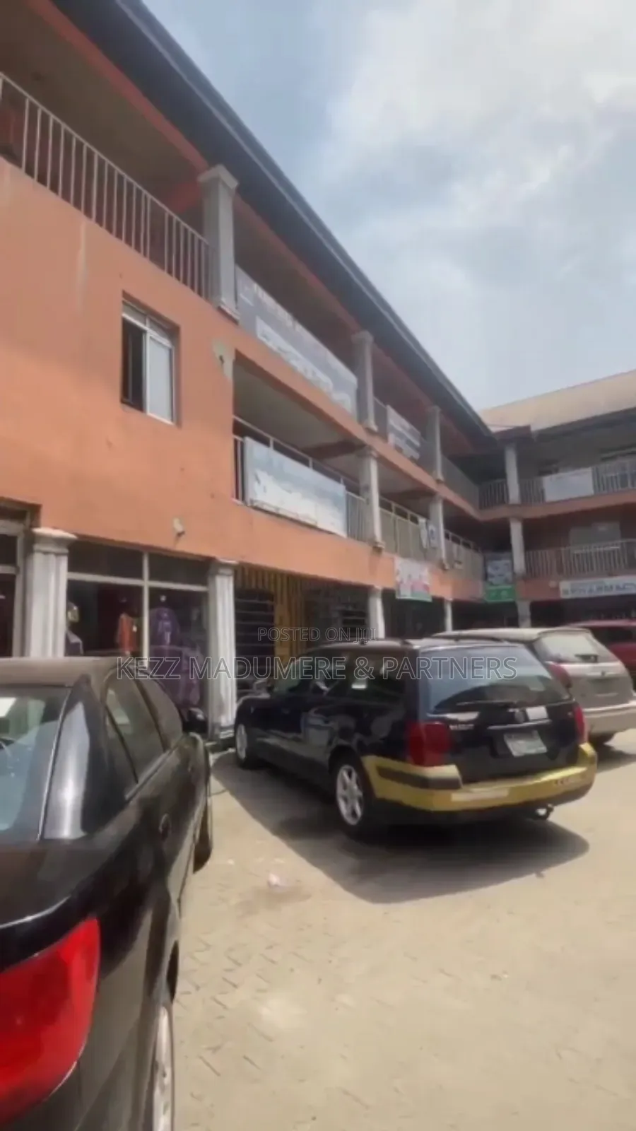 For Sale: 14 Rooms Commercial Plaza at Rumuokwuta , Ph in Port-Harcourt