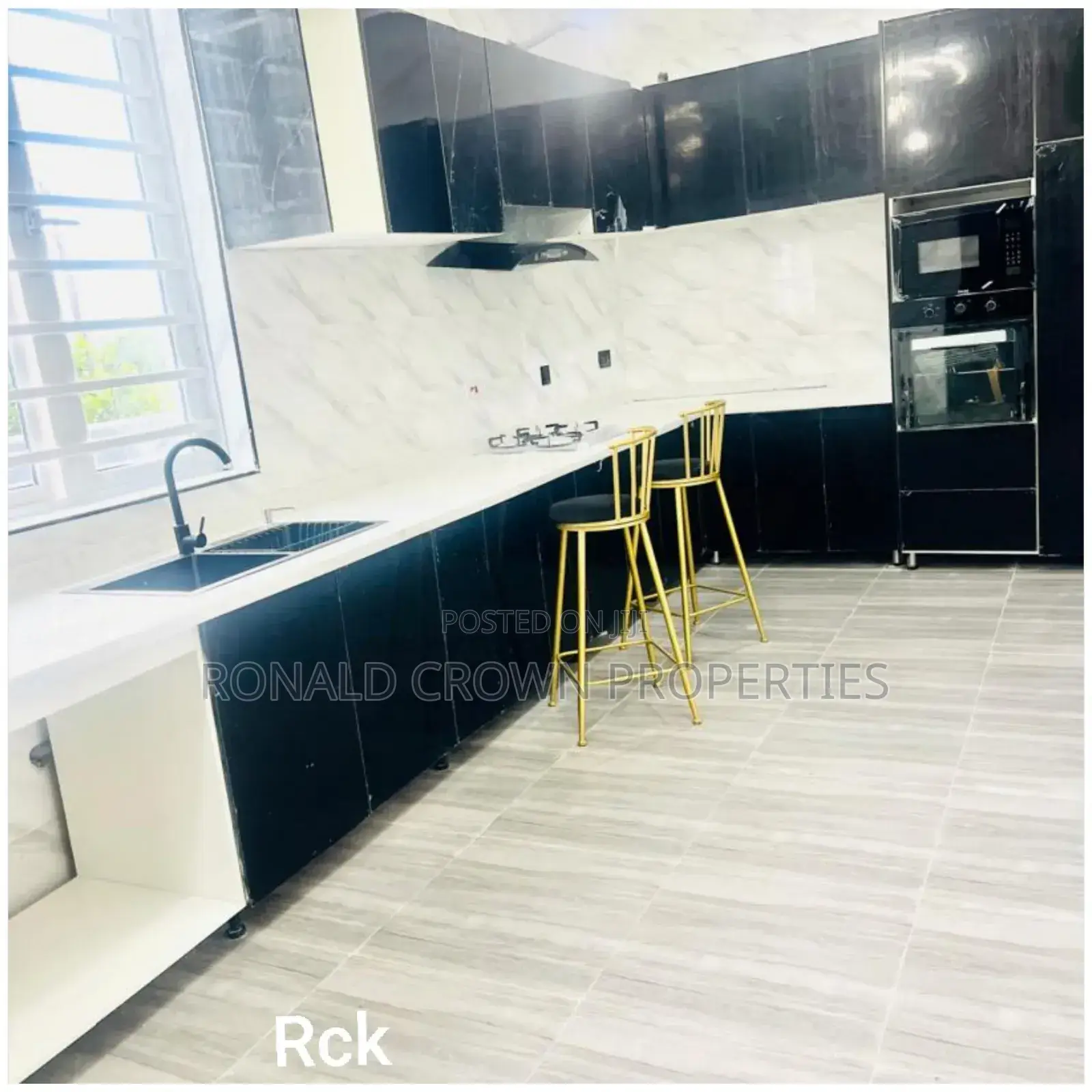 5bdrm Duplex in Sangotedo for sale in Sangotedo