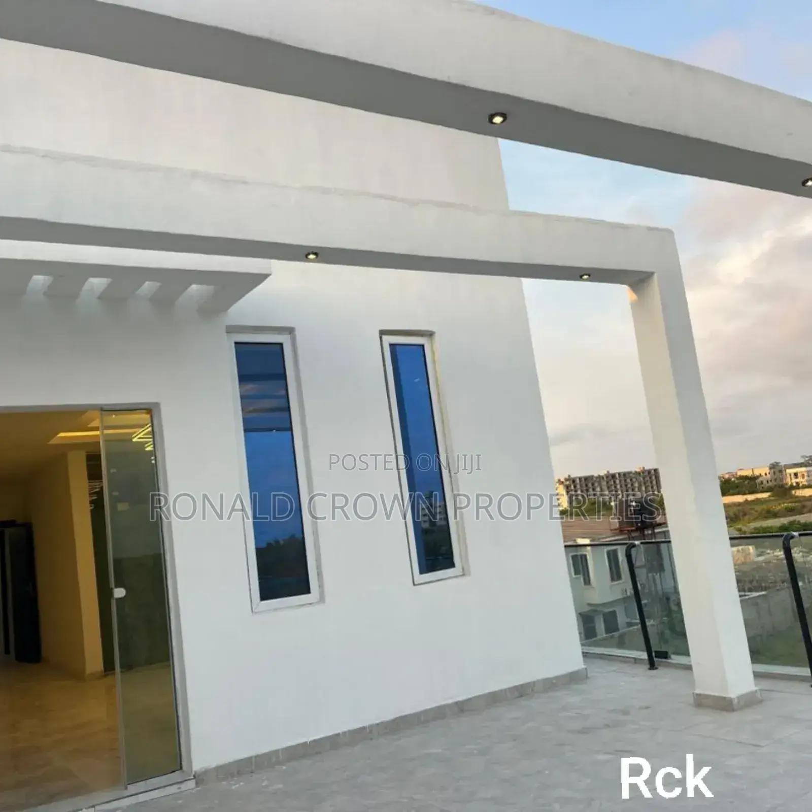 5bdrm Duplex in Sangotedo for sale in Sangotedo