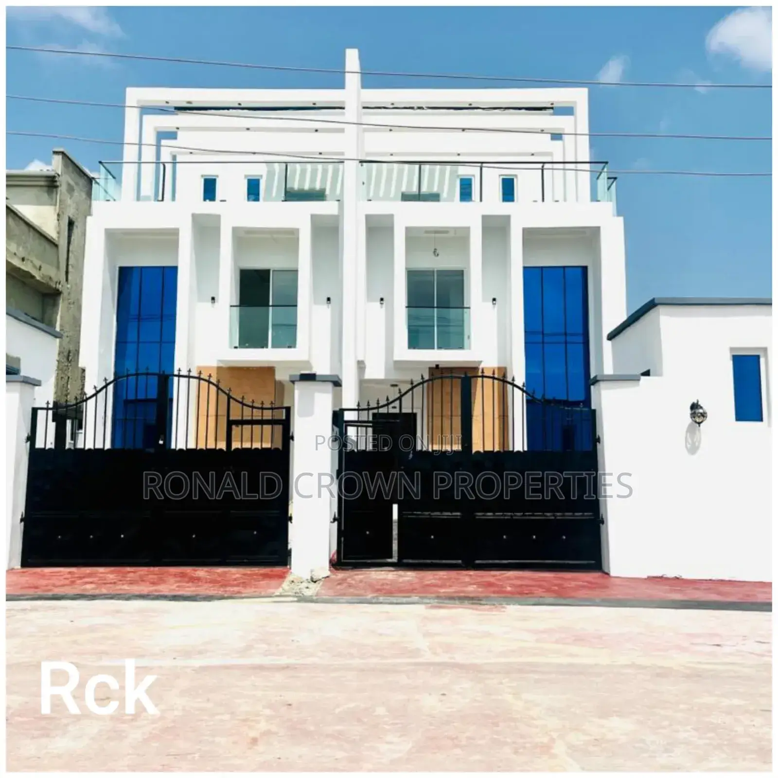 5bdrm Duplex in Sangotedo for sale in Sangotedo