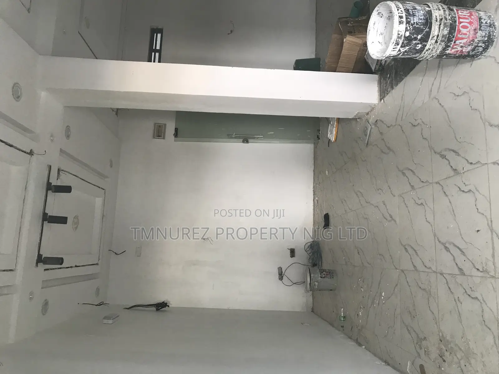 Shop for Rent in a New Mall Before Jakande Lekki in Ologolo