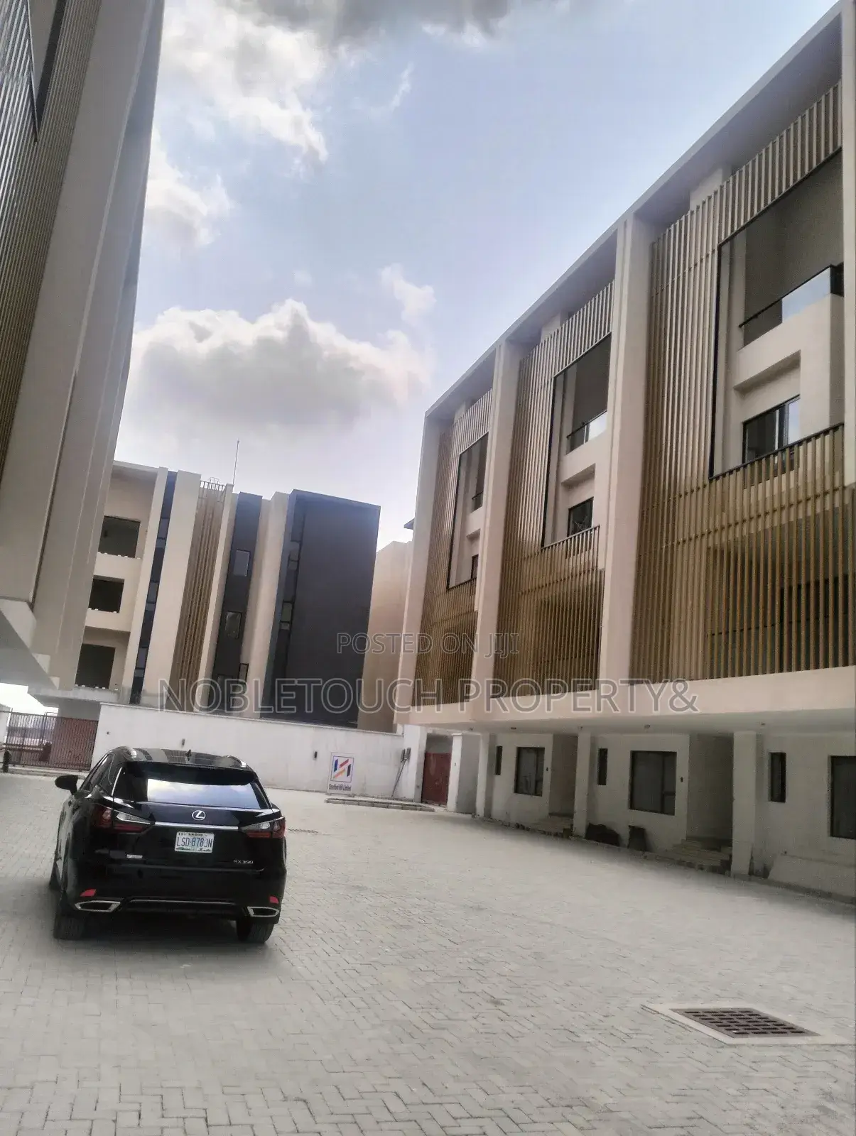 4bdrm Apartment in Ikoyi Lagos, Banana Island for sale in Banana Island