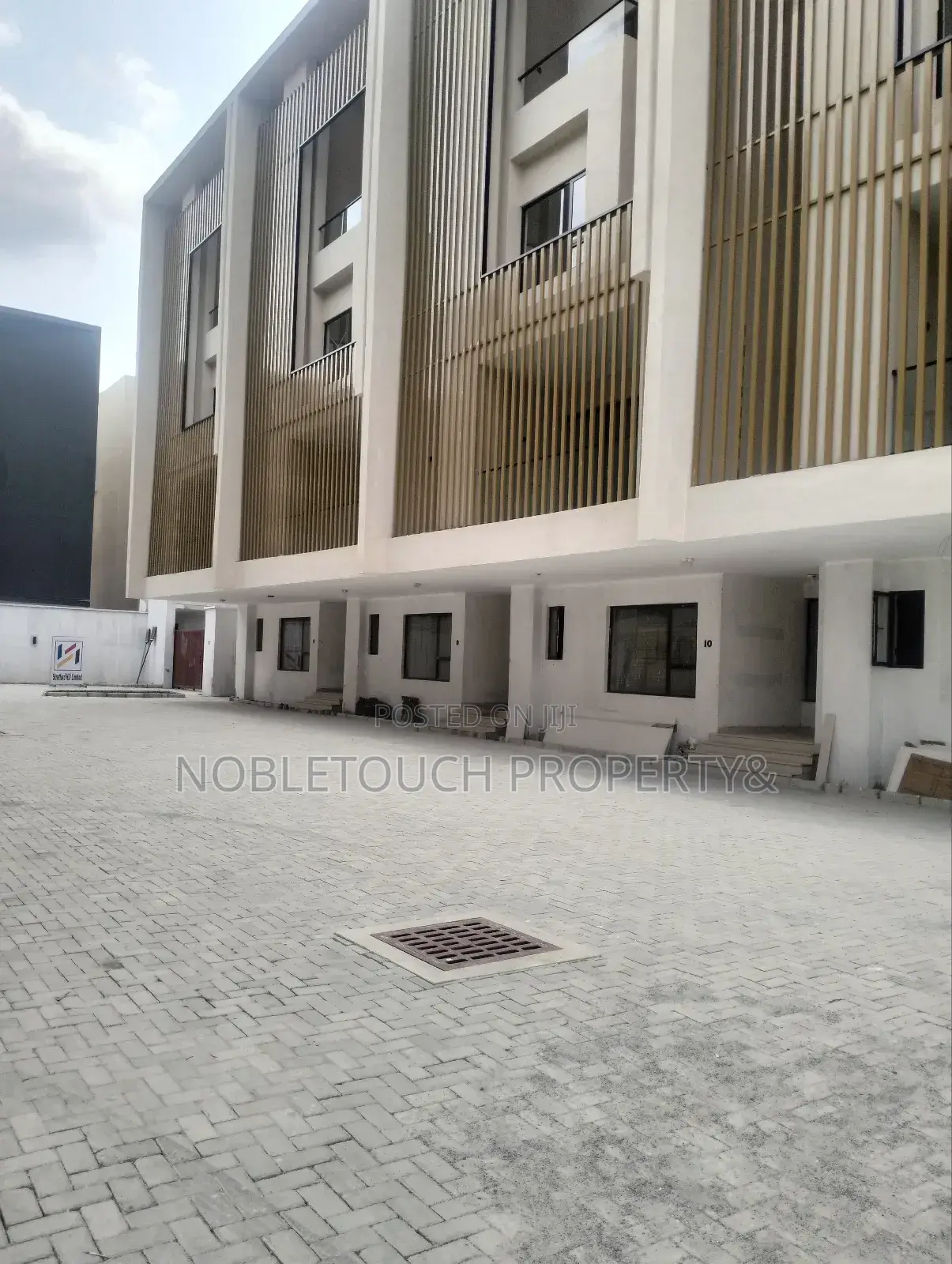 4bdrm Apartment in Ikoyi Lagos, Banana Island for sale in Banana Island