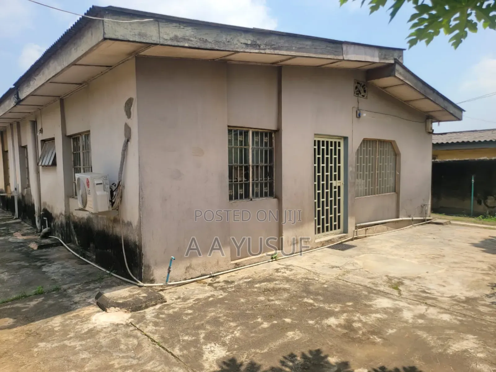 8bdrm Bungalow in A.A Realtors, Pen Cinema for sale in Pen Cinema