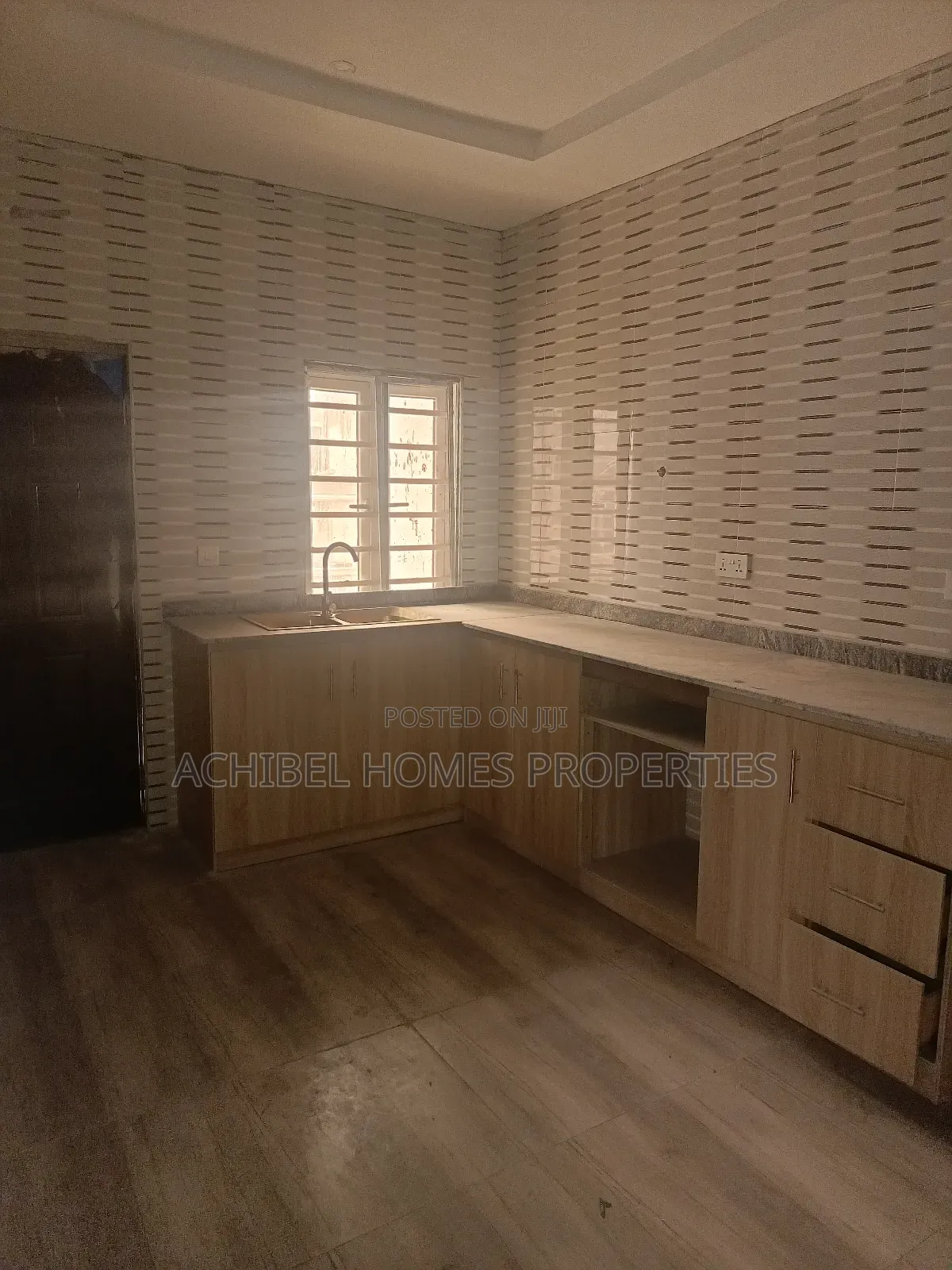 3bdrm Apartment in Off Awolowo Road for sale in Awolowo Road