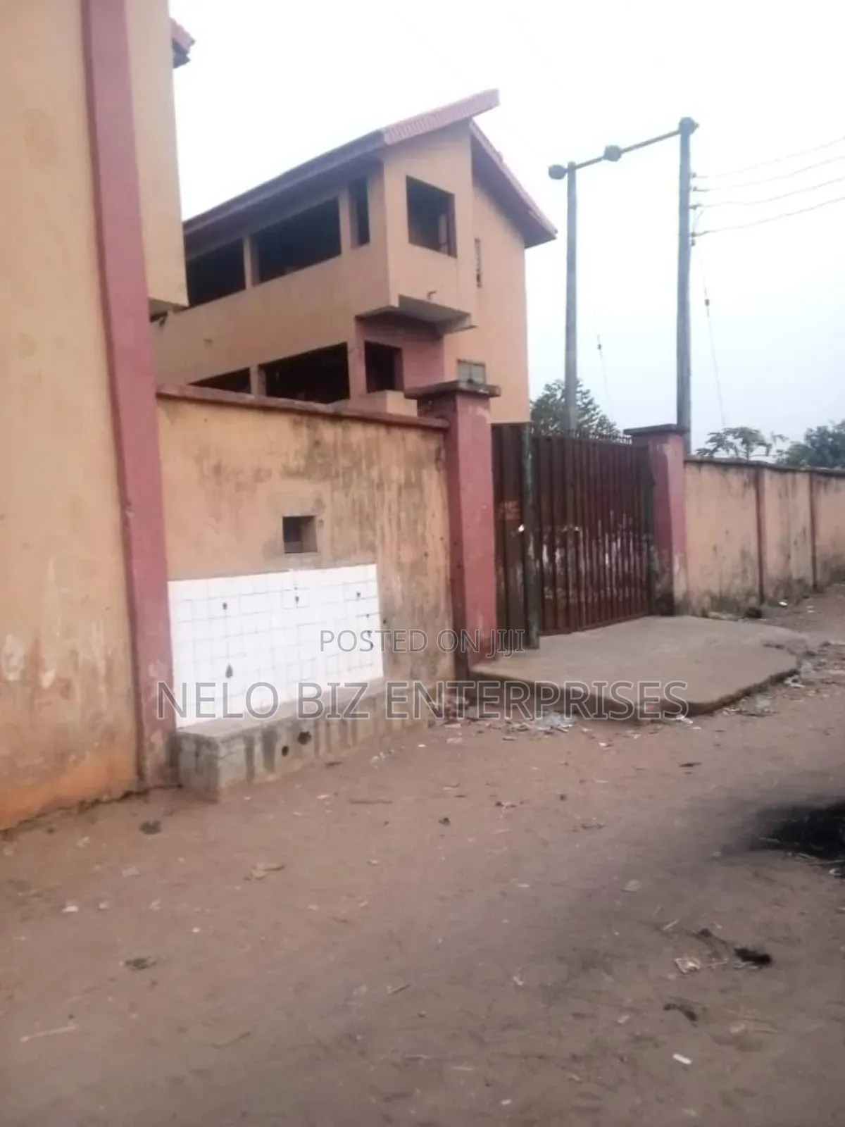 20bdrm Apartment in Owerri for sale in Owerri