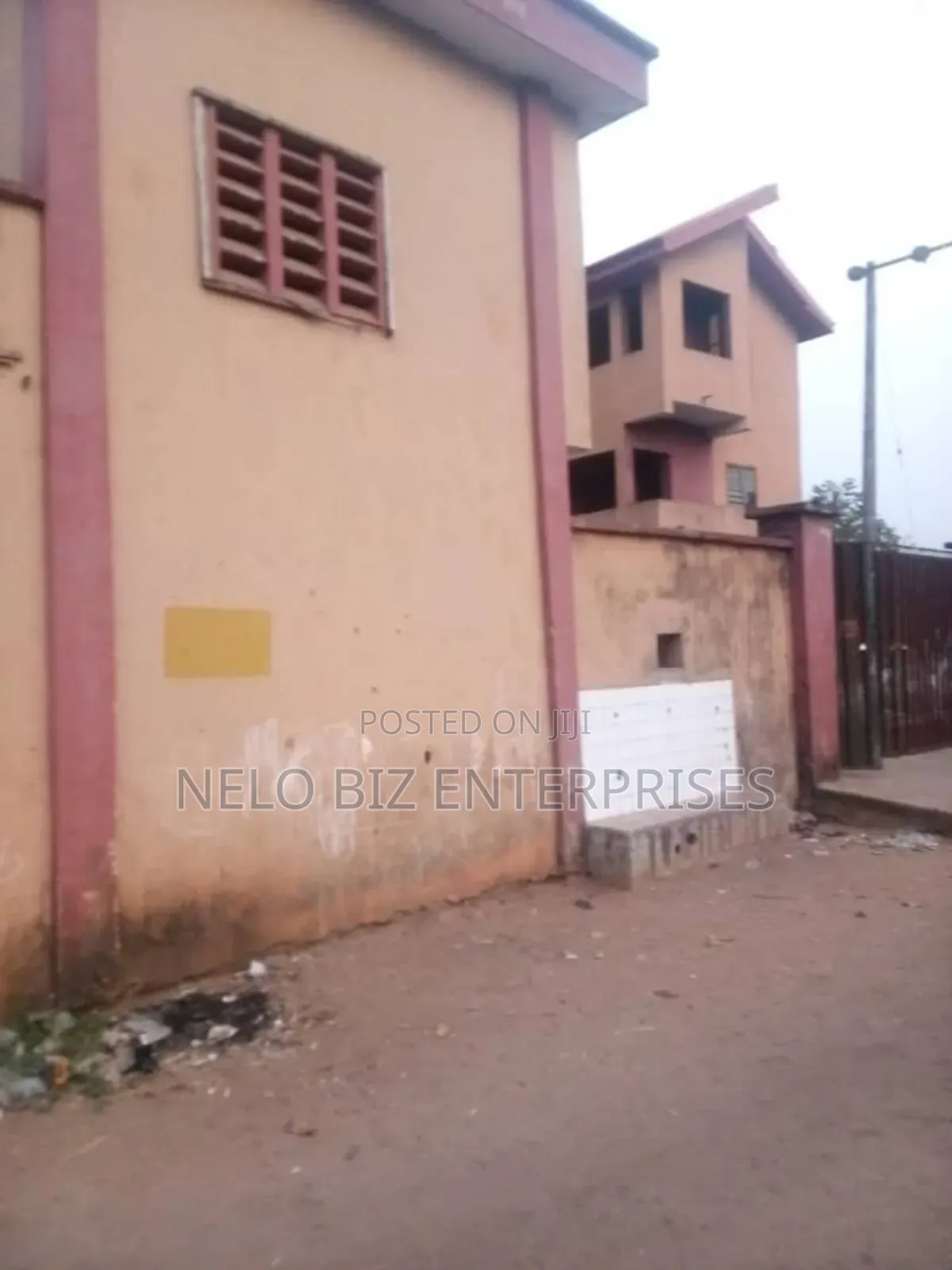 20bdrm Apartment in Owerri for sale in Owerri