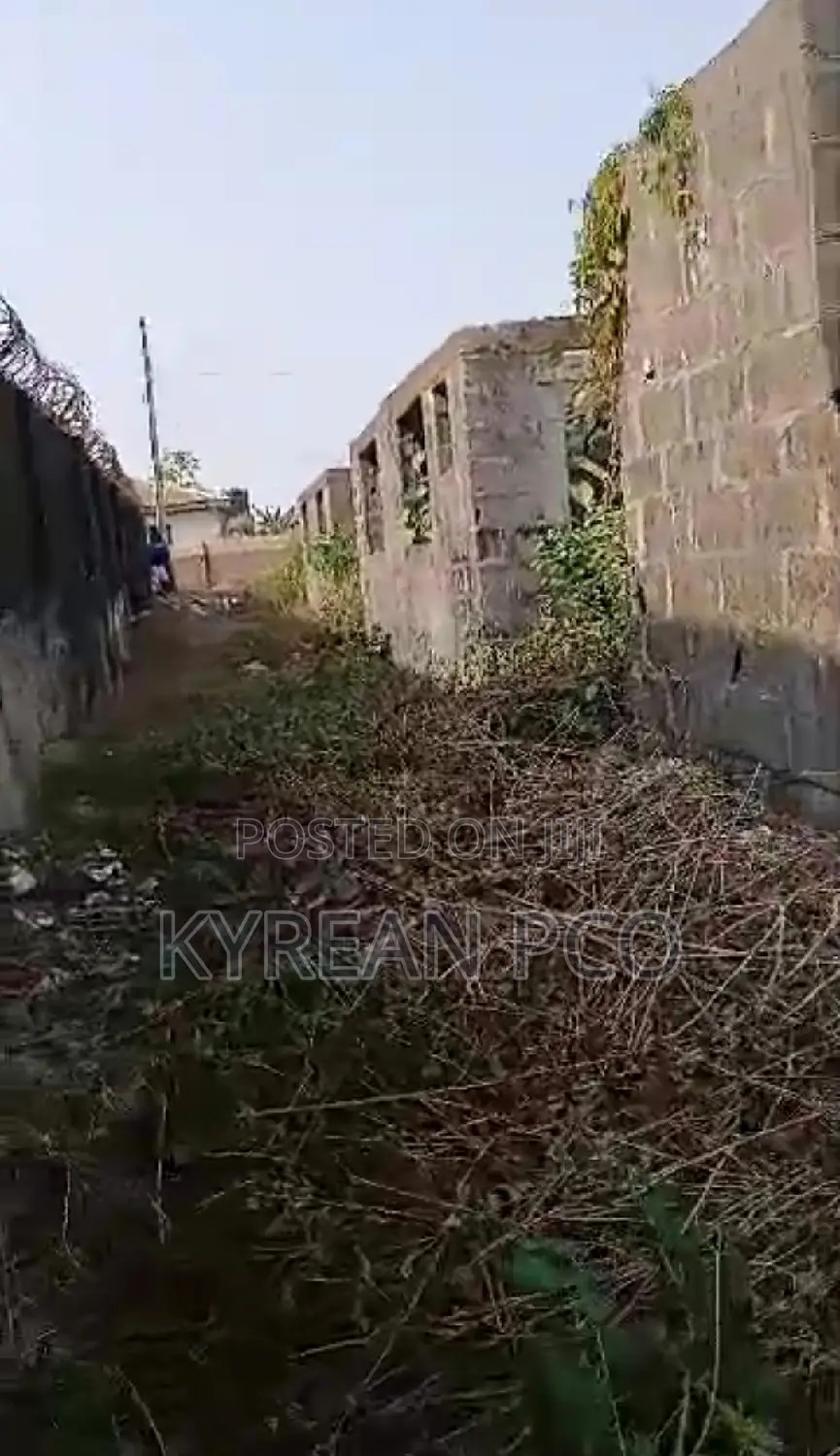 Full Plot With Structure in Gberigbe