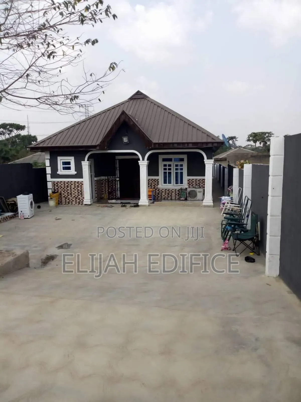 Furnished 3bdrm Bungalow in Odogunyan, Ikorodu Garage for sale in Ikorodu Garage