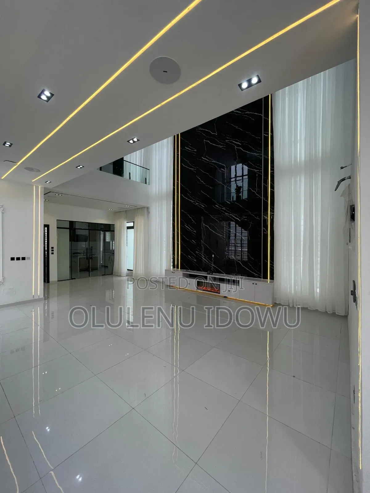Furnished 5bdrm Duplex in Chevron for sale in Chevron
