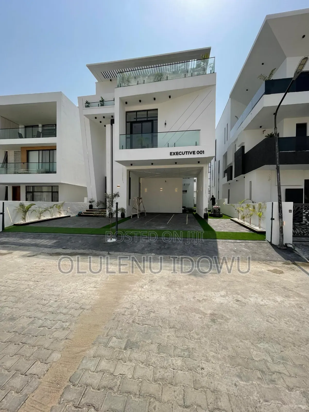 Furnished 5bdrm Duplex in Chevron for sale in Chevron