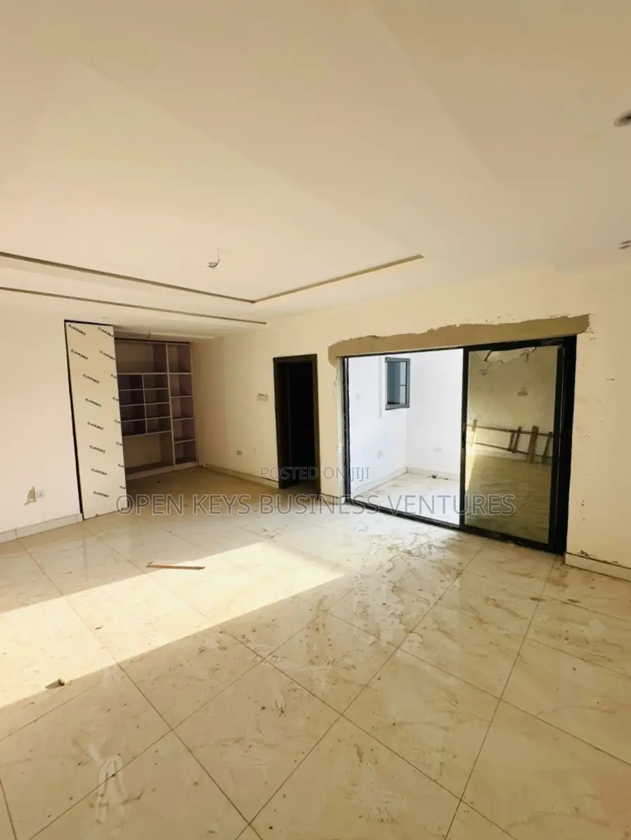 5 Bedroom Duplex With Penthouse and Bq in Akobo