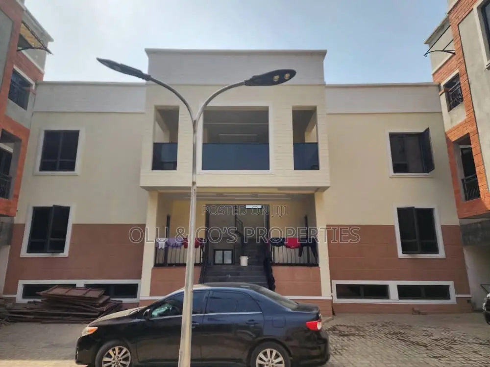 8bdrm Block of Flats in A Mini Estate, Katampe Extension for sale in Katampe Extension
