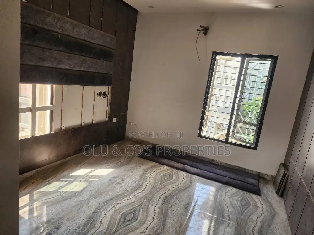 8bdrm Block of Flats in A Mini Estate, Katampe Extension for sale in Katampe Extension