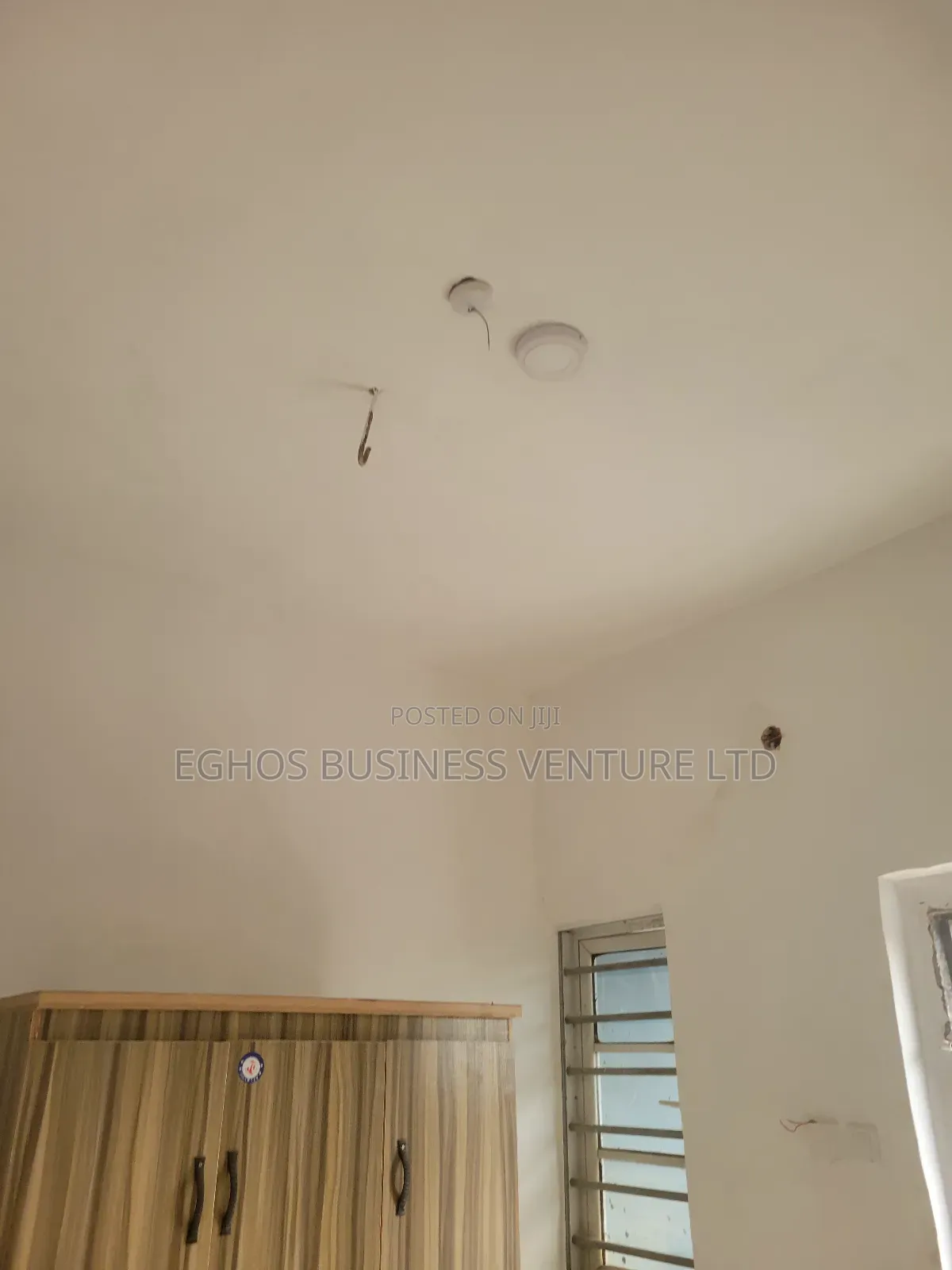 1bdrm Apartment in 2Sisters Agbor Road, Benin City for rent in Benin City