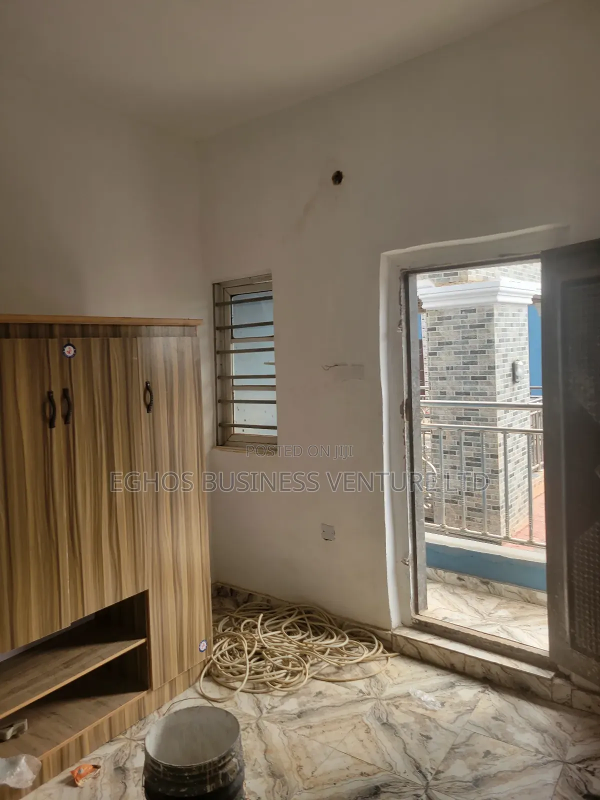 1bdrm Apartment in 2Sisters Agbor Road, Benin City for rent in Benin City