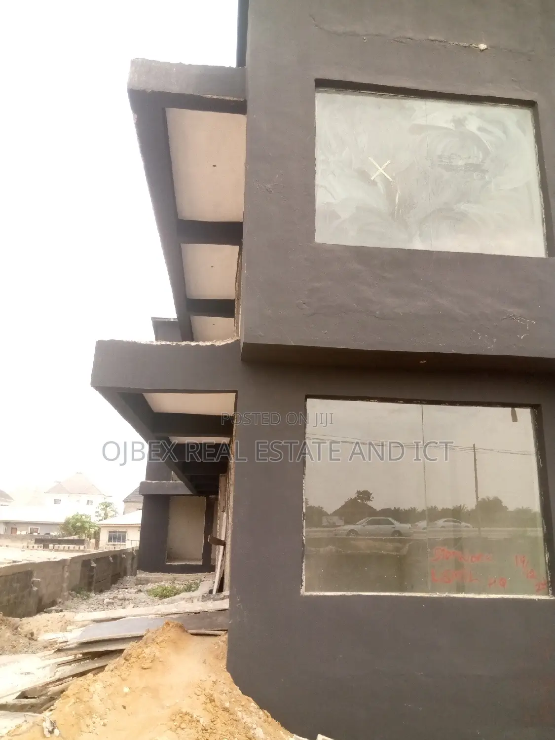 Modern Plaza/Shop/Office in Ajah